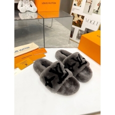 Louis Vuitton Slippers